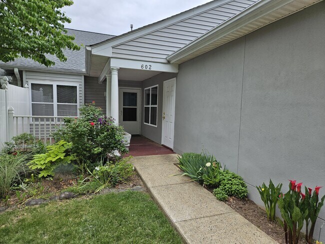 Primary Photo - 602 Mockingbird Way