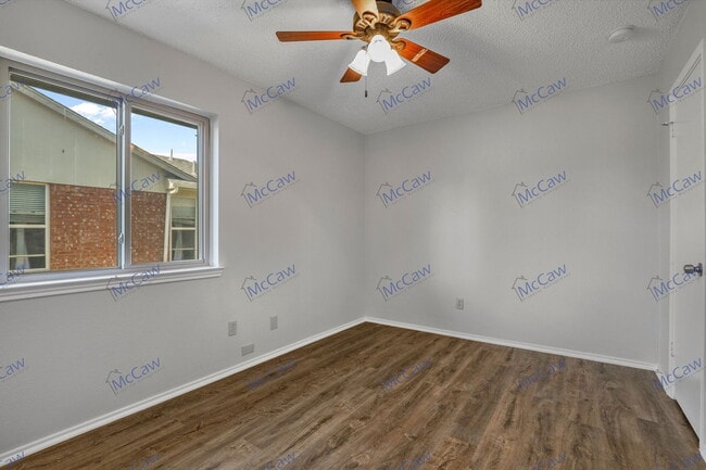 Building Photo - 809 Baxter Dr