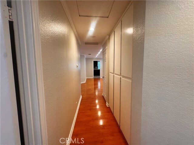 Building Photo - 925 Royal Oaks Dr