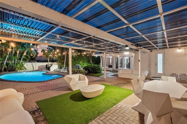 Building Photo - 1247 Jackson St