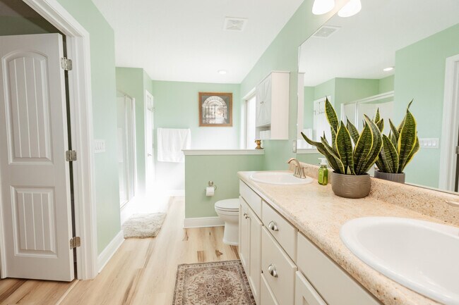 Building Photo - 2200 Jernigan Dr