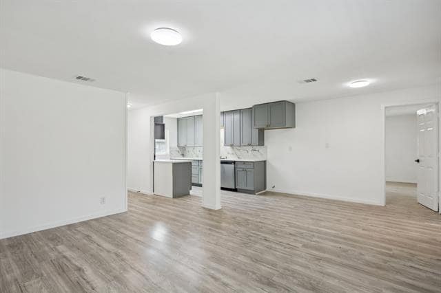 Building Photo - 303 N Delphine St