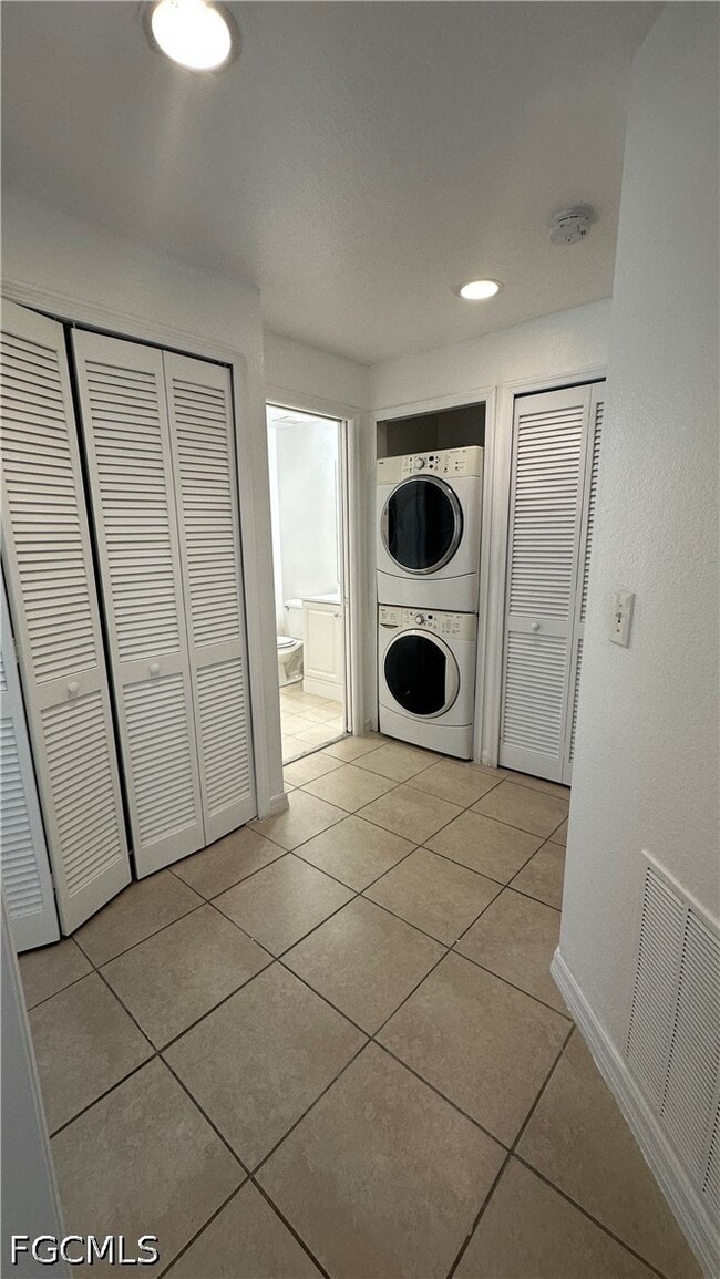 Building Photo - 8484 Bernwood Cove Loop