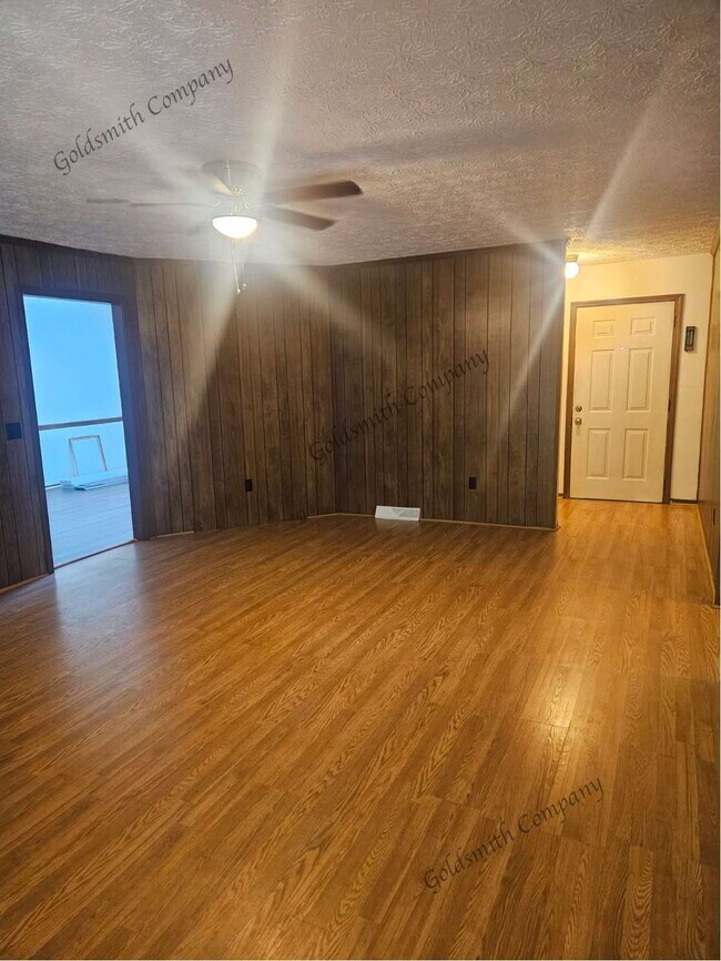 Building Photo - "3-Bed, 2-Bath Gem in Greenville – Spacious 1,532 Sq Ft Home on Wilma Drive!"