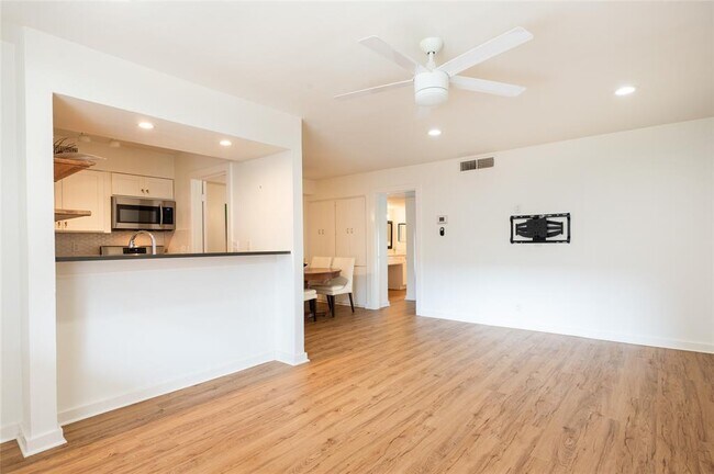Building Photo - 7920 Rockwood Ln