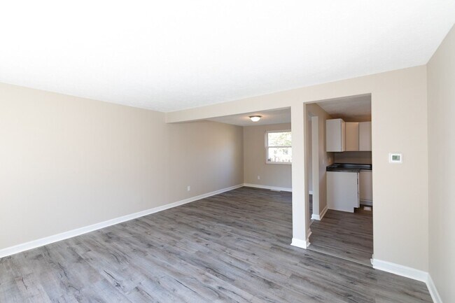 Building Photo - 4 bed 2.5 bath 2 story home with full deck located in Decatur Township