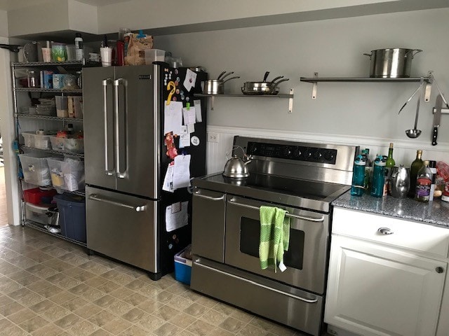 Kitchen - 435 N Oak Park Ave