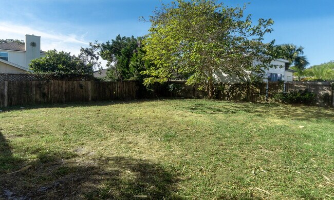 Building Photo - For Rent – Newly Renovated Modern Beach Du...