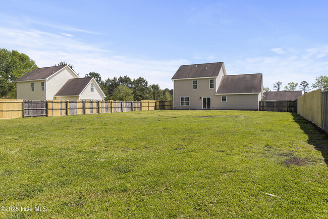Building Photo - 104 Wild Blossom Dr