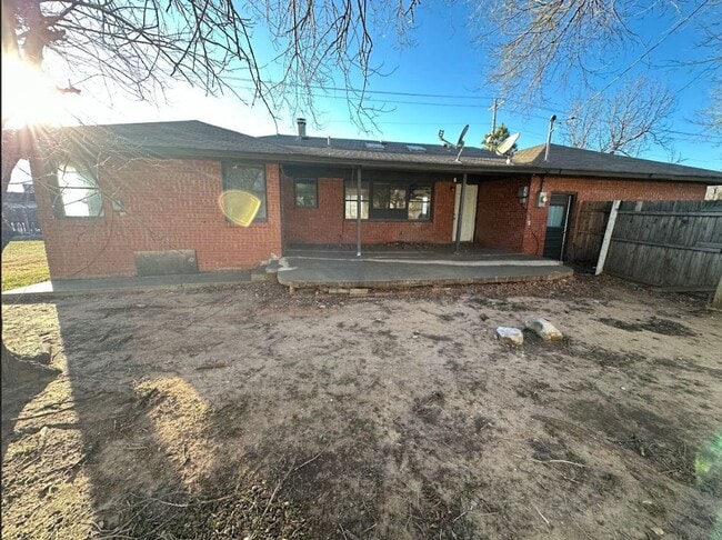 Building Photo - Beautiful 4-Bedroom Home Available!