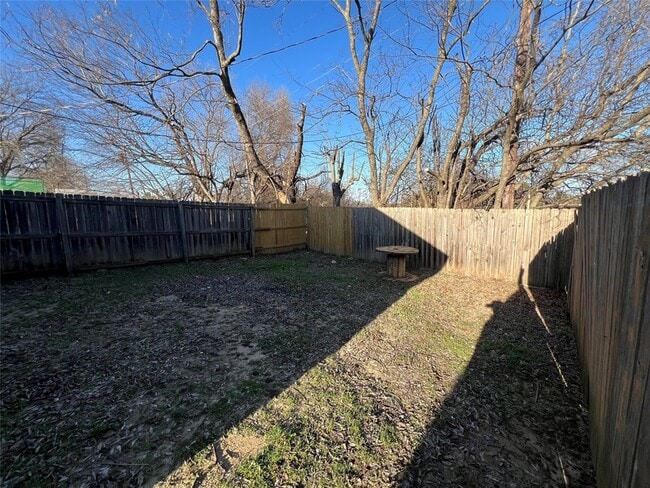 Building Photo - 1509 N Grant Dr