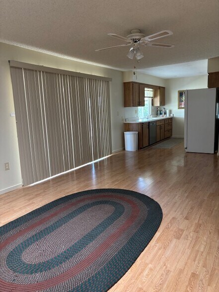 Building Photo - 9709 W Glen Oaks Cir