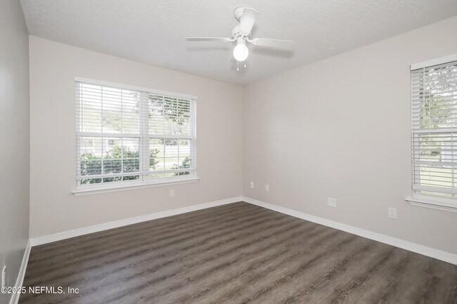 Building Photo - 429 Crescent Blvd