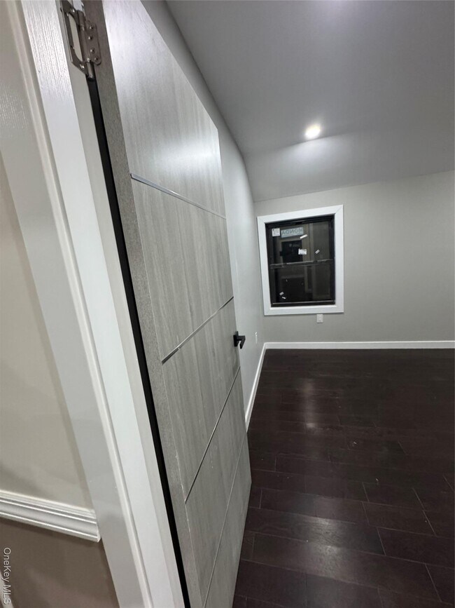 Building Photo - 167-20 140th Ave