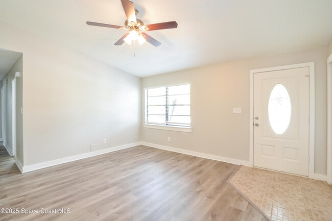 Building Photo - 7405 Calmoso Ave