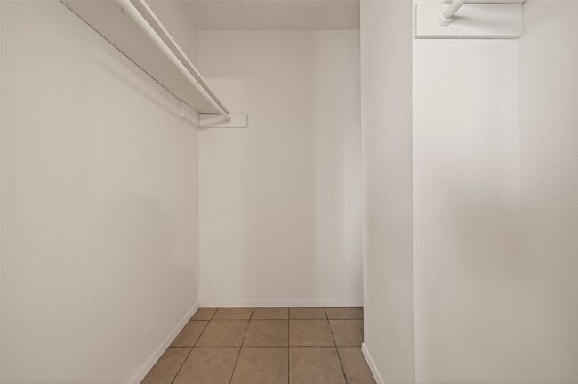 Building Photo - 6375 S Briar Bayou Dr