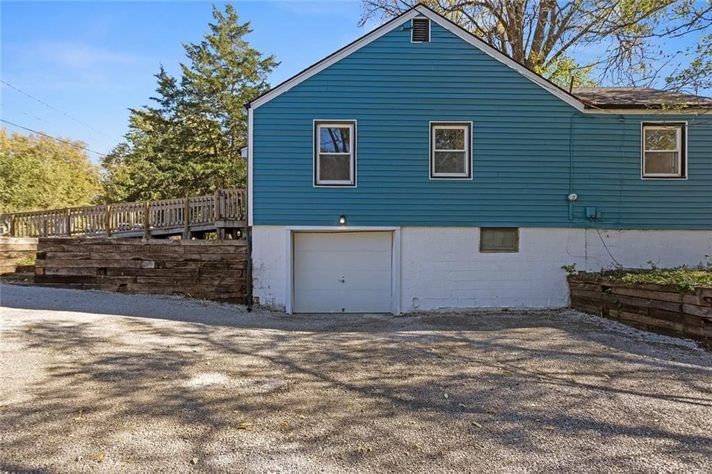 Building Photo - 2619 NE 39th Terrace