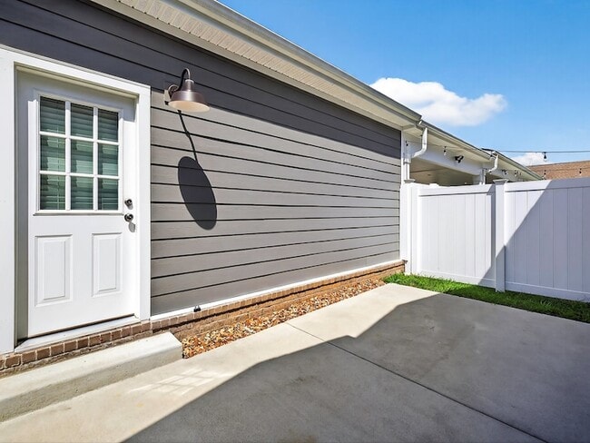 Building Photo - 3254 Tasker Dr
