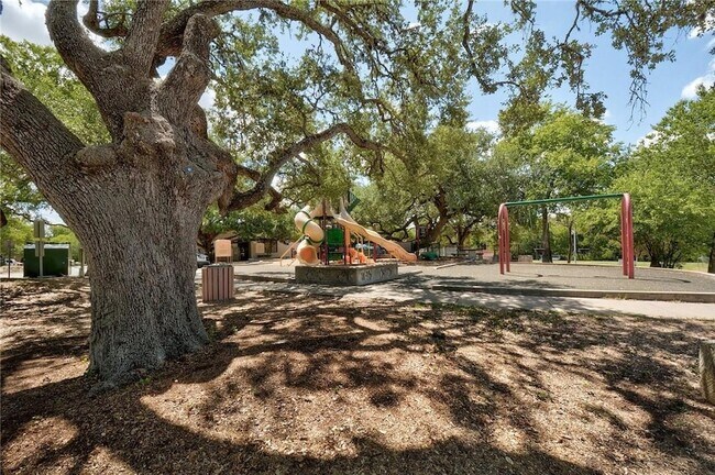 Building Photo - 7408 Buchholz St