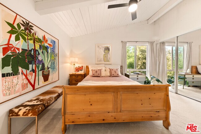 Building Photo - 6425 Green Valley Cir