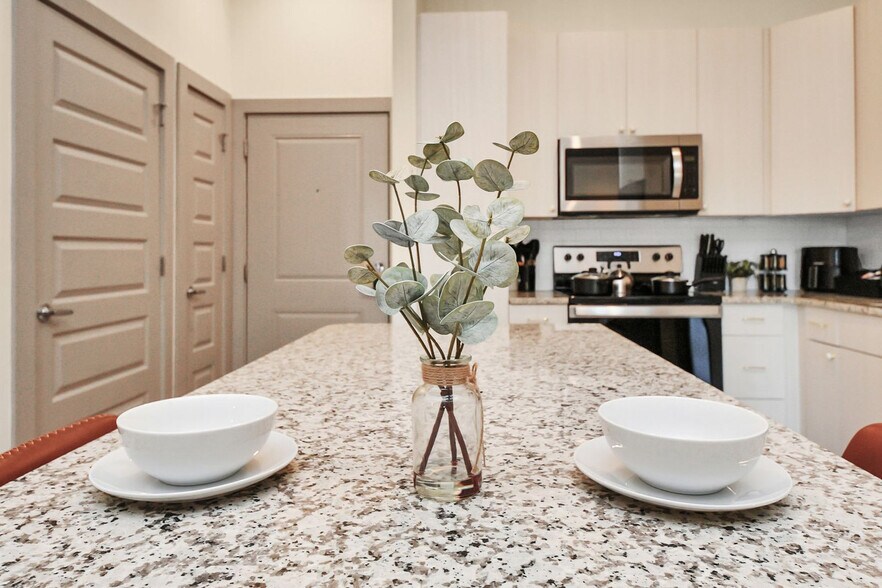 Building Photo - 18210 Park Row Blvd