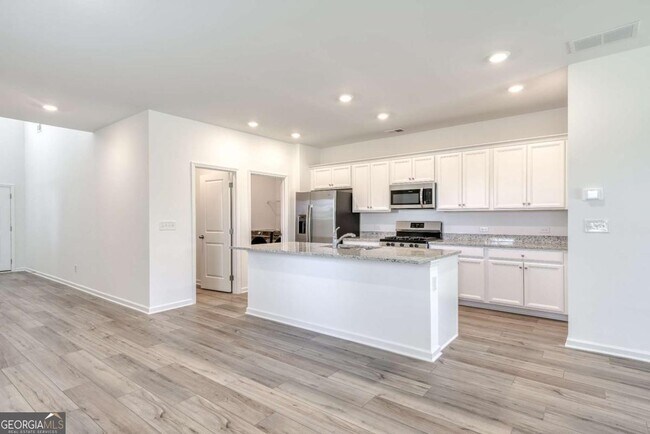 Building Photo - 49 Kestrel Dr