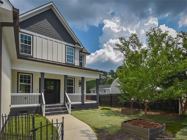 Building Photo - 723 Lindley Dr