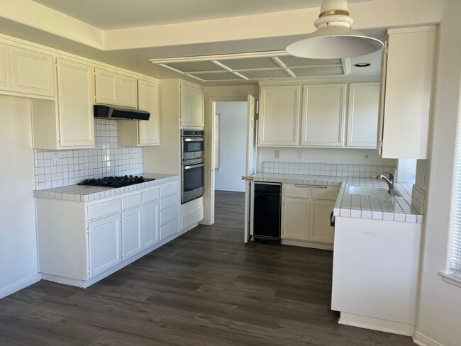 Building Photo - North Oxnard Single Family Home