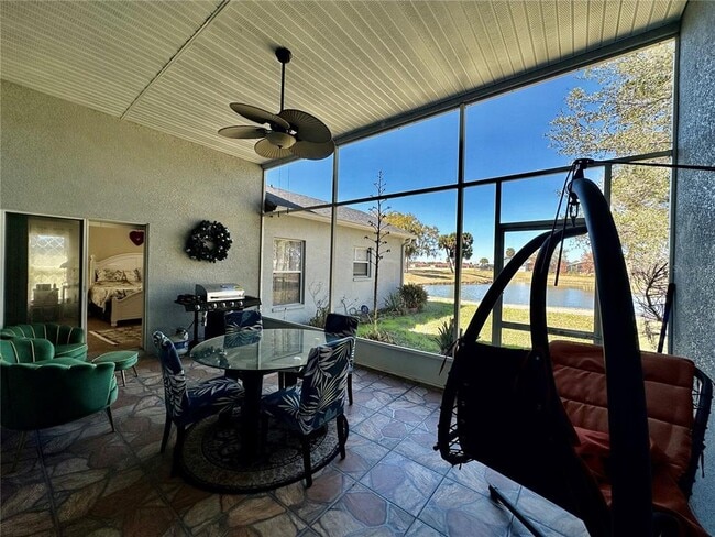 Building Photo - 1947 Fairway Loop