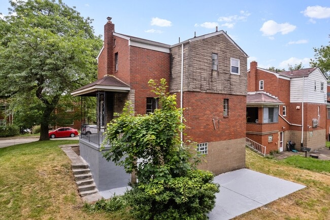 Building Photo - 947 Brintell St