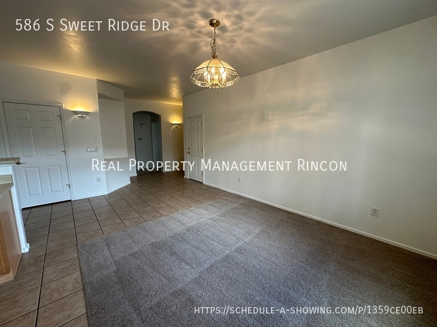 Building Photo - 586 S Sweet Ridge Dr