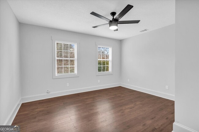 Building Photo - 713 N Lakeshore Dr