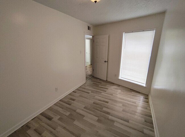 Building Photo - 6439 Kirby Trees Dr