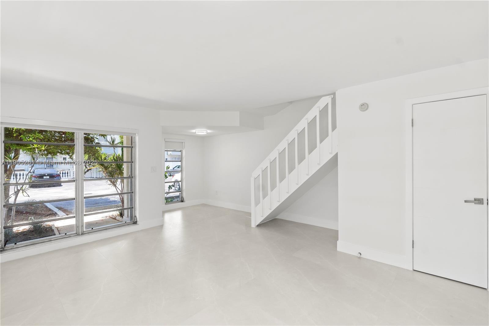 Building Photo - 3597 SW 17th St