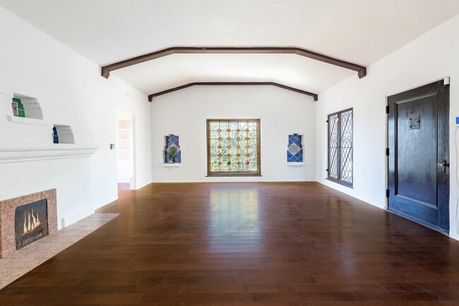 Building Photo - 1846 Holmby Ave