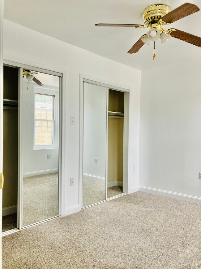 2nd floor BR & huge closet - 143 Davis St