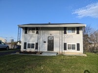 Building Photo - Remodeled Southfield house with large yard
