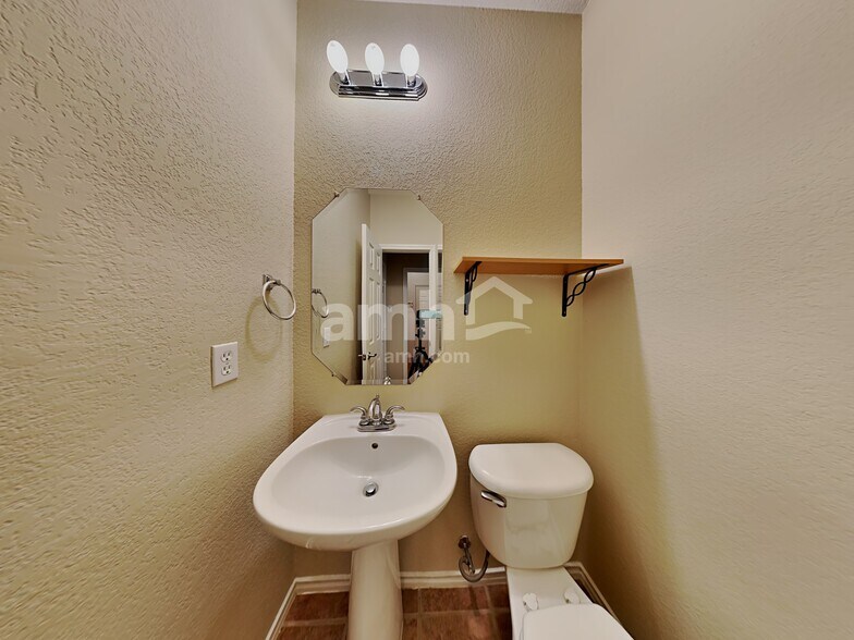 Building Photo - 58 N Highland Dr