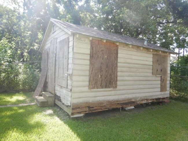 Building Photo - 4218 Buck St