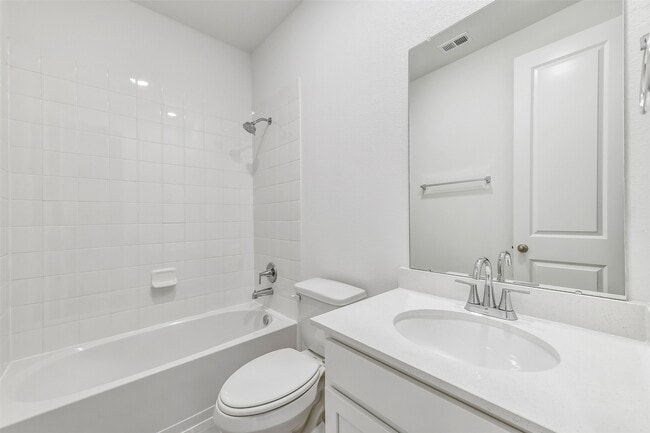 Building Photo - 4116 Silver Fls