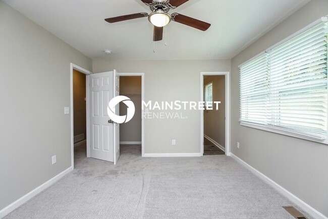 Building Photo - 2498 Winding Creek Dr