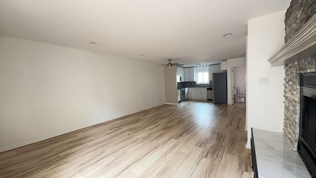 Building Photo - 3188 E Ocean View Ave