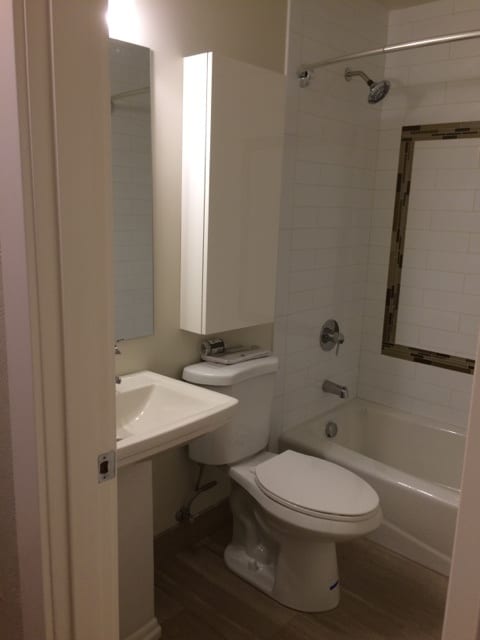 Building Photo - New 2BR Remodel Mid-Century University Par...