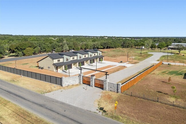 Building Photo - 1001 Agua Escondida Ct