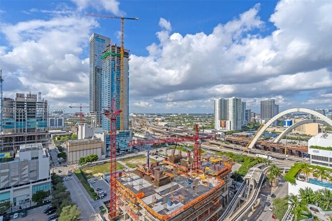 Building Photo - 900 Biscayne Blvd