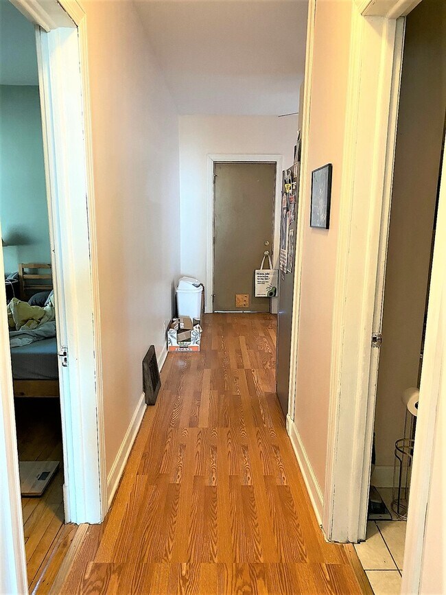 Building Photo - 3926 W Byron St