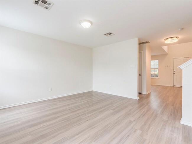 Building Photo - 221 Carriage Way