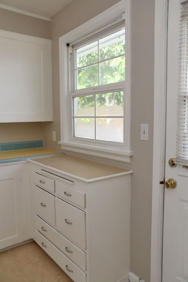 Building Photo - rensla14