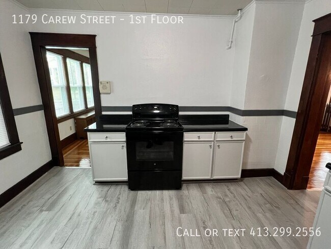Building Photo - 1179 Carew St