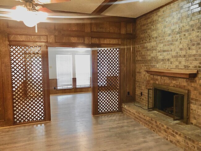 Building Photo - 3502 Andrea Ln